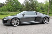 Audi R8 cu motor V10 si cutie manuala