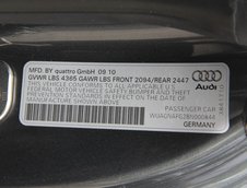 Audi R8 cu motor V10 si cutie manuala