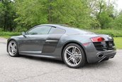 Audi R8 cu motor V10 si cutie manuala