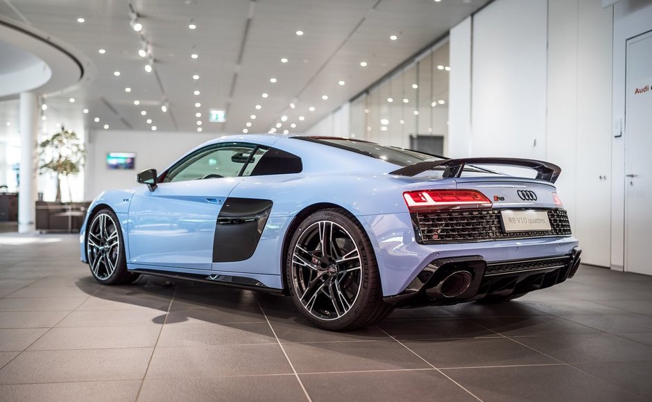 Audi R8 in Frosted Glass Blue