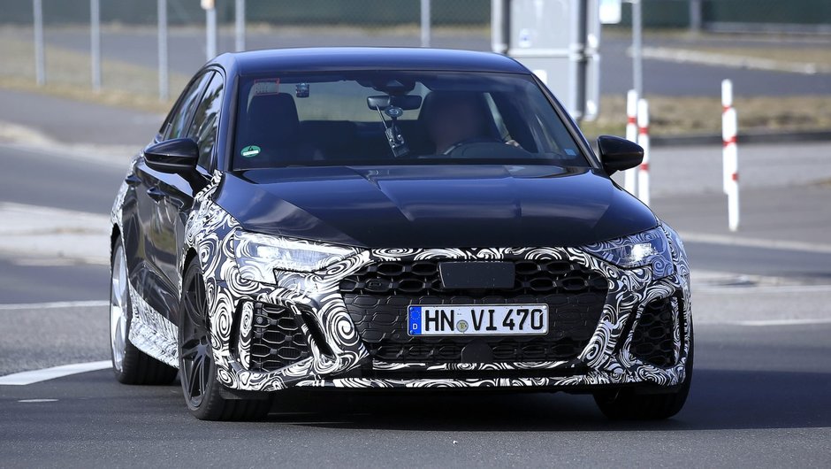 Audi RS3 Sedan partial camuflat