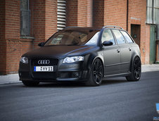 Audi RS4 Avant Black on Black