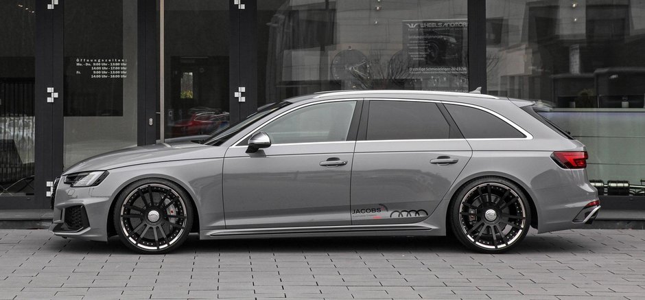 Audi RS4 Avant by Wheelsandmore