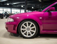 Audi RS4 Avant in Bordeaux Violet