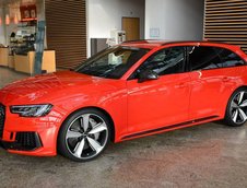 Audi RS4 in Misano Red