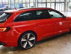 Audi RS4 in Misano Red