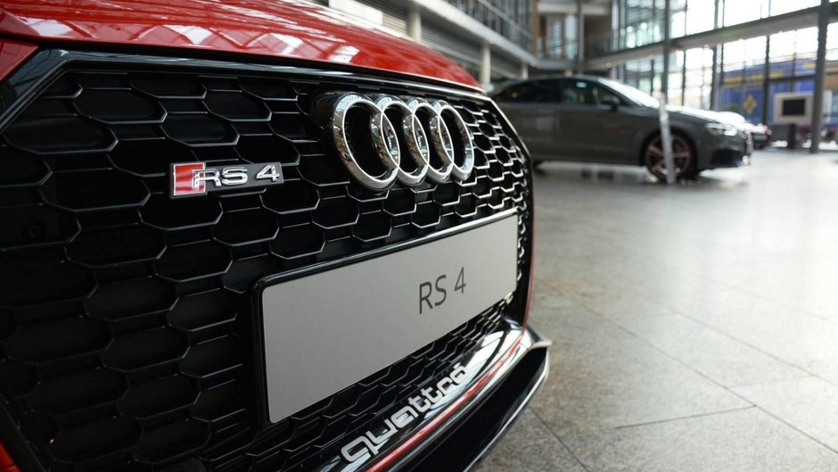 Audi RS4 in Misano Red