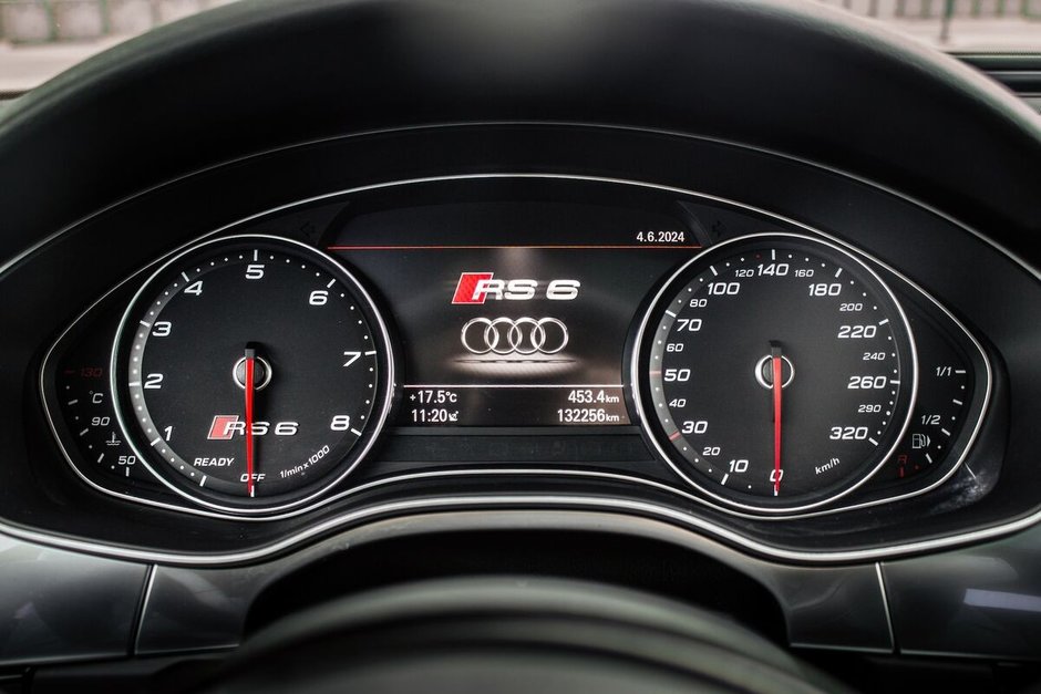 Audi RS6 Avant Performance de vanzare