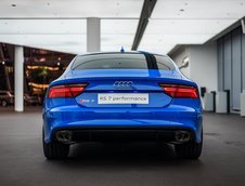 Audi RS7 cu interior albastru