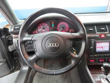 Audi S8 cu 630.000 km la bord