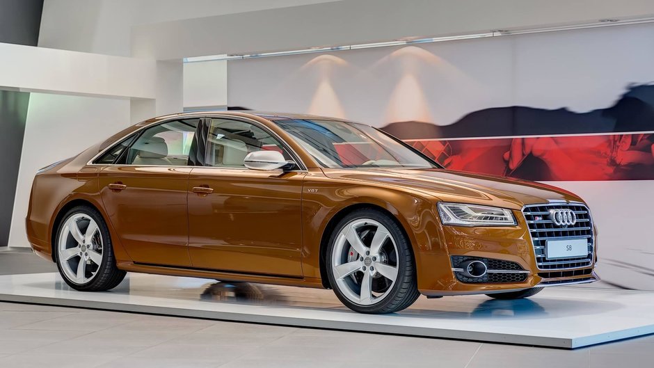 Audi S8 in Ipanema Brown