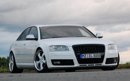 Audi S8 tunat de Mariani