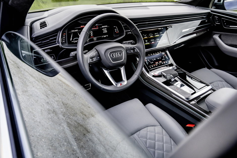 Audi SQ7 TFSI si Audi SQ8 TFSI