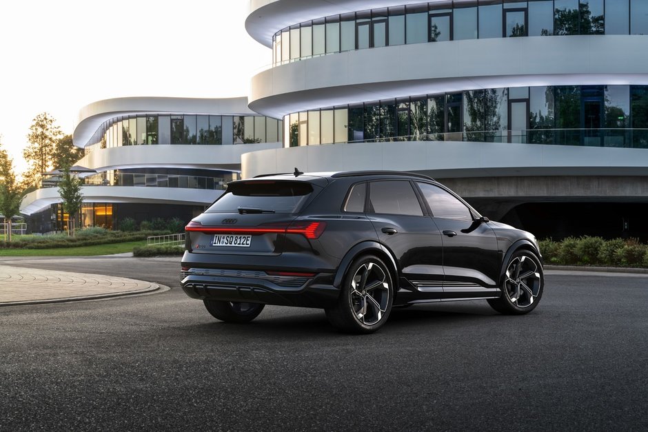 Audi SQ8 E-Tron si Audi SQ8 Sportback E-Tron