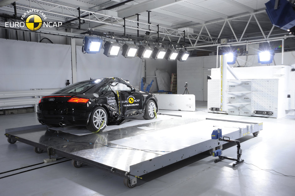 Audi TT 2015 primeste 4 stele din 5 la testele de siguranta Euro NCAP