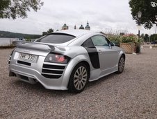 Audi TT convertit in R8