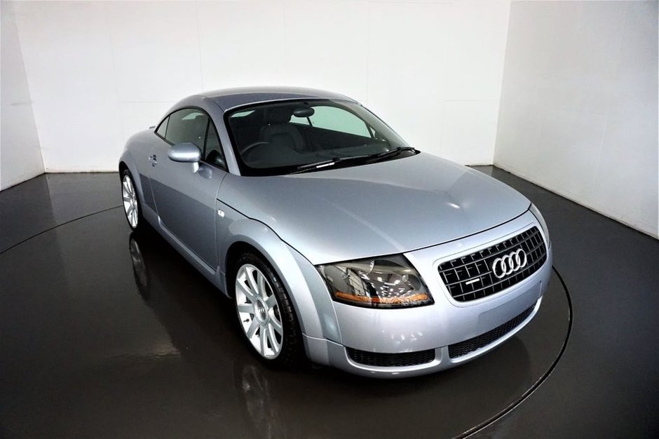 Audi TT cu 933 de kilometri la bord