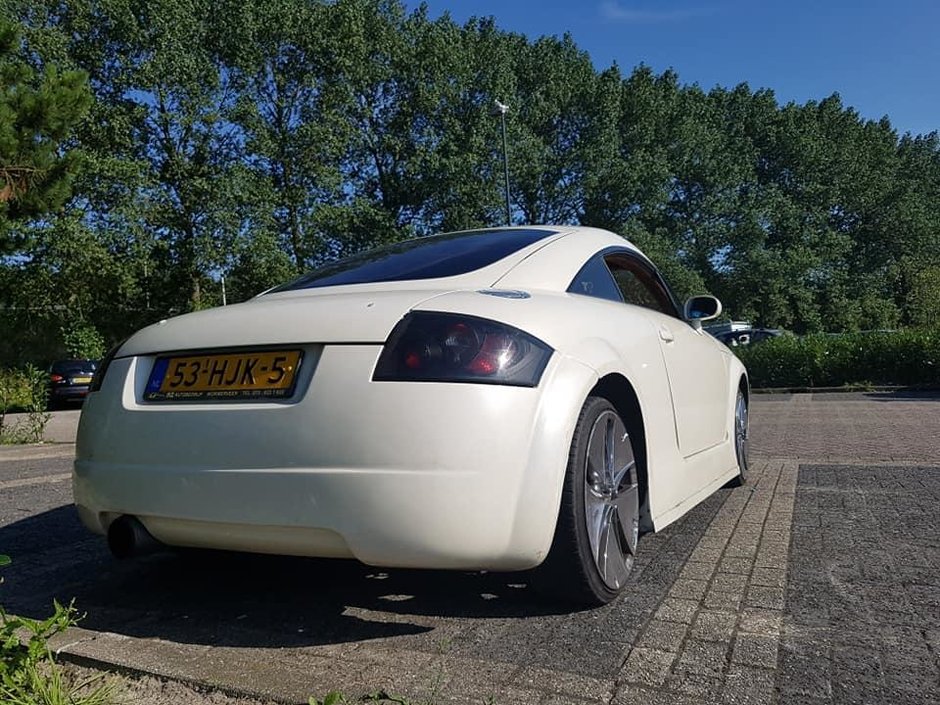 Audi TT cu lambo doors