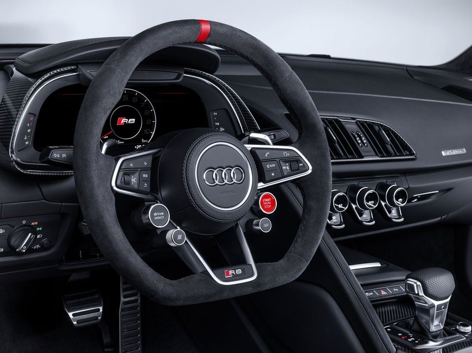 Audi TT RS si R8 cu elemente Audi Performance