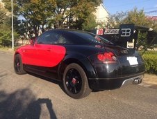 Audi TT transformat in Bugatti Veyron