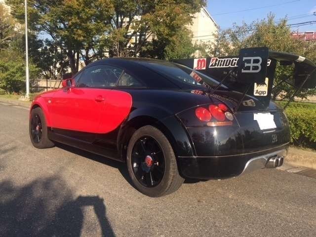 Audi TT transformat in Bugatti Veyron