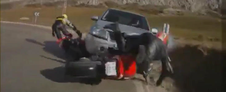 Auto versus Moto: Trei dintr-o lovitura! Auto versus Moto: Trei dintr-o lovitura!