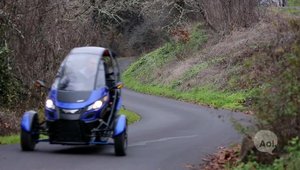 Autoblog ne prezinta Arcimoto SRK, un triciclu electric ciudat si interesant