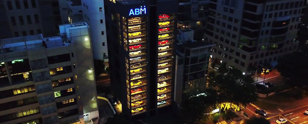 'Automatul de masini de lux'. ASA arata cladirea unui dealer auto din Singapore