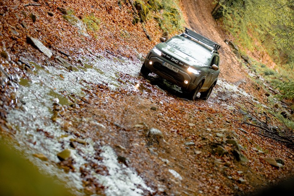 Aventura off-road pe Transalpina cu Dacia Sandriders