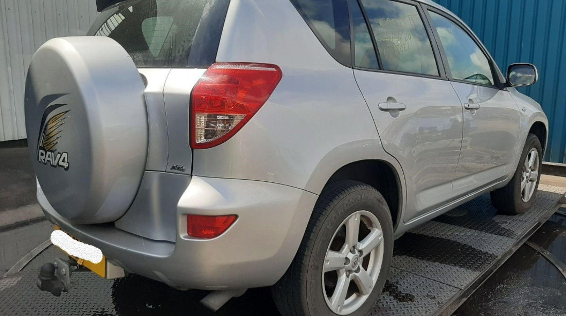 Ax came Toyota RAV 4 2007 SUV 2.2d-4D