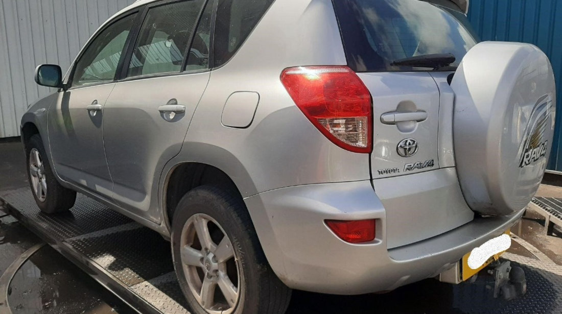 Ax came Toyota RAV 4 2007 SUV 2.2d-4D