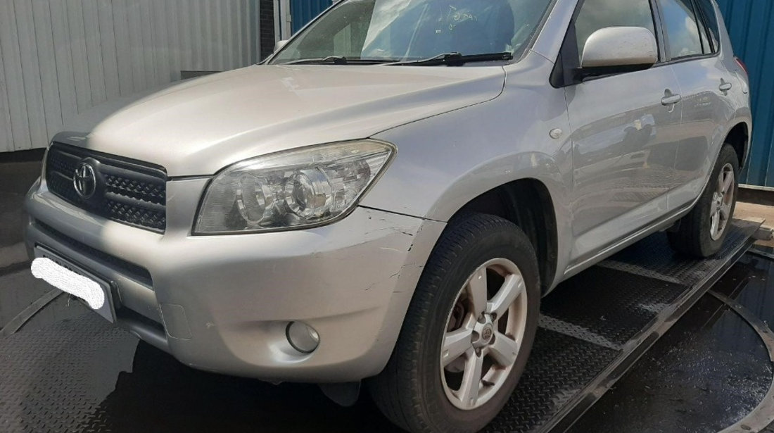 Ax came Toyota RAV 4 2007 SUV 2.2d-4D