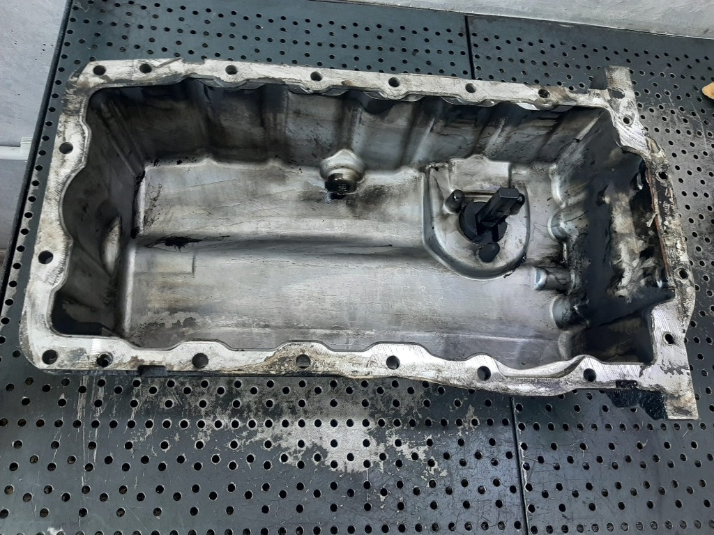 Baie ulei 1.9 tdi avq vw touran 1t golf 5 seat toledo 038103603ag
