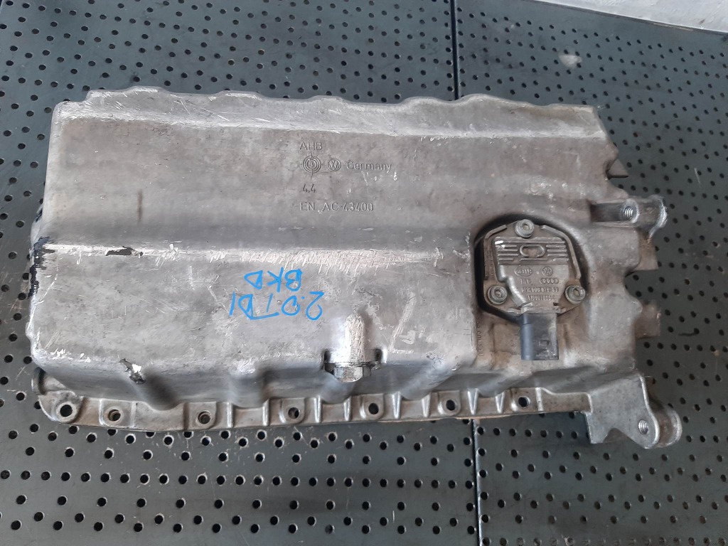 Baie ulei 1.9 tdi bxe 2.0tdi bkd seat altea 5p vw golf 5 passat b6 038103603ag