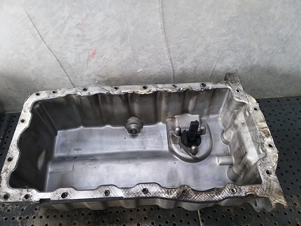 Baie ulei 2.0 tdi audi a4 b7 8e 038103603ag
