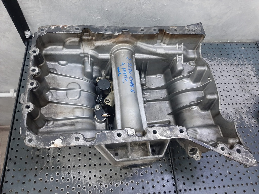 Baie ulei 2.2 cdi mercedes c-class w205 4 matic euro 6 a6510142802