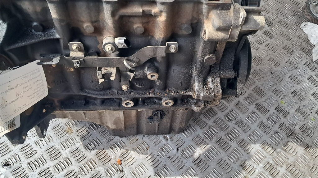 Baie ulei Opel Astra J 1.6 benzina cod motor A16LET an 2010
