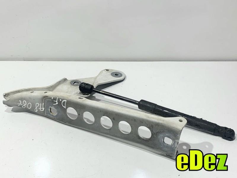 Balama capota cu telescop dreapta fata culoare alba - ly9c Audi A8 (2009-2017) [4H] D4 4H0823302D