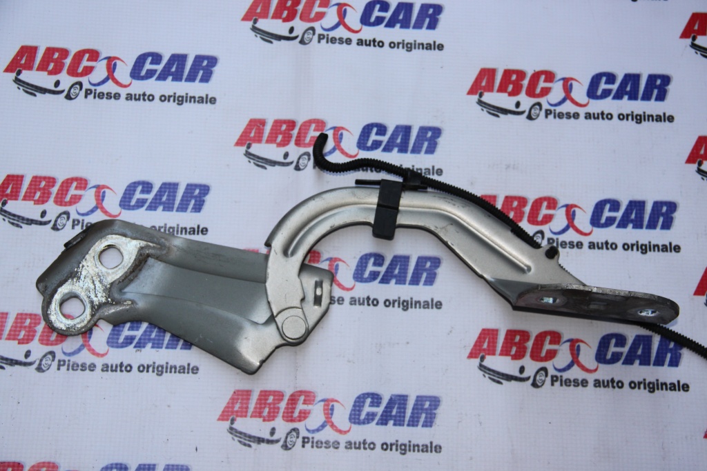 Balama capota dreapta fata Ford Focus 3 Facelift cod: BM51-A16800-AD model 2015