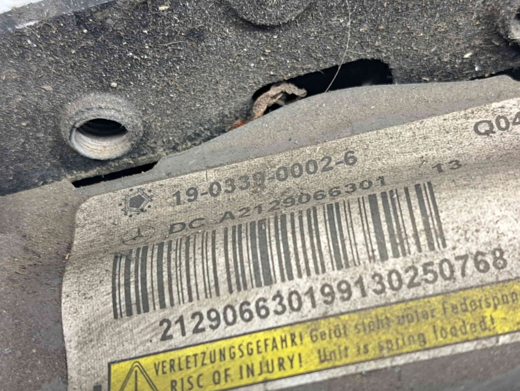 Balama capota dreapta Mercedes Clasa E (W212) [Fabr 2009-2016] A2129066301