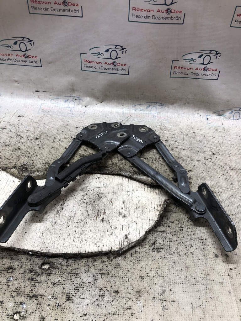 Balama capota fata Volkswagen Touran 2010, 1T0823302 / 1T0823301