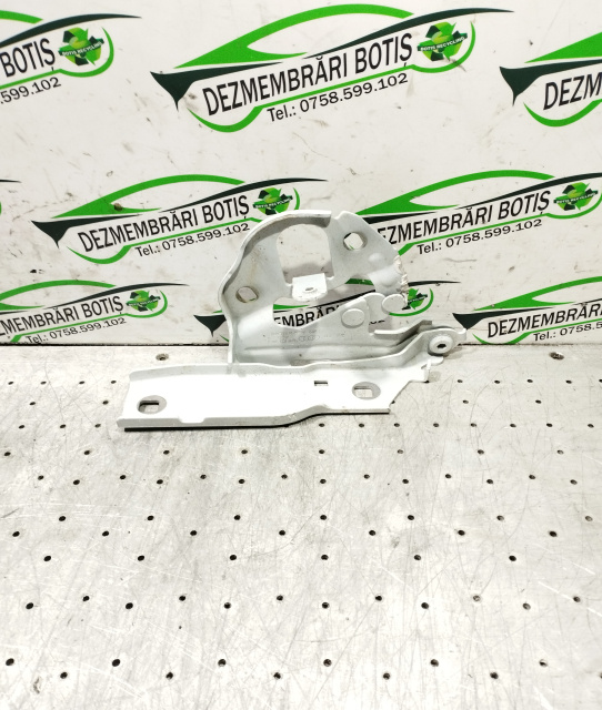 Balama capota motor dreapta 4M8 823 301 B Volkswagen VW Golf 4 [1997 - 2006]