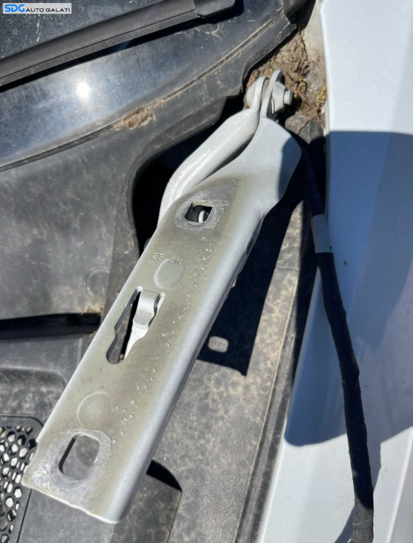 Balama Capota Stanga Completa cu Capsa Pirotehnica Protectie Pieton Audi A3 8V 2013 - 2020 Cod 8V0823301F 8V0823823F [B4136]