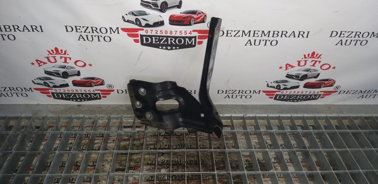 Balama Dreapta VOLKSWAGEN TOUAREG (7P5, 7P6) 4.2 V8 FSI cod: 7P6823302