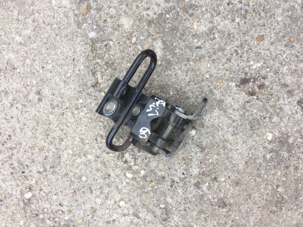 Balama inferioara dreapta spate Volkswagen VW Golf 5 [2003 - 2009] Hatchback 5-usi 2.0 TDI MT (140 hp) V (1K1) Cod motor BKD