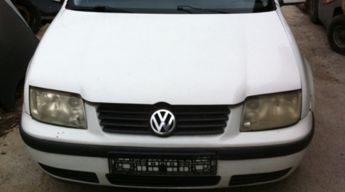 Balama inferioara usa stanga spate Volkswagen Bora [1998 - 2005] Sedan 1.6 16V MT (105 hp) (1J2) 16V