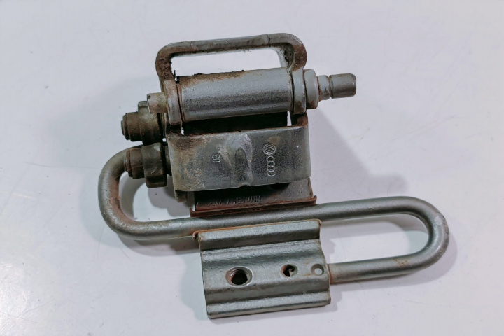 Balama stanga 8E0833412 Audi A4 B6 [2000 - 2005]
