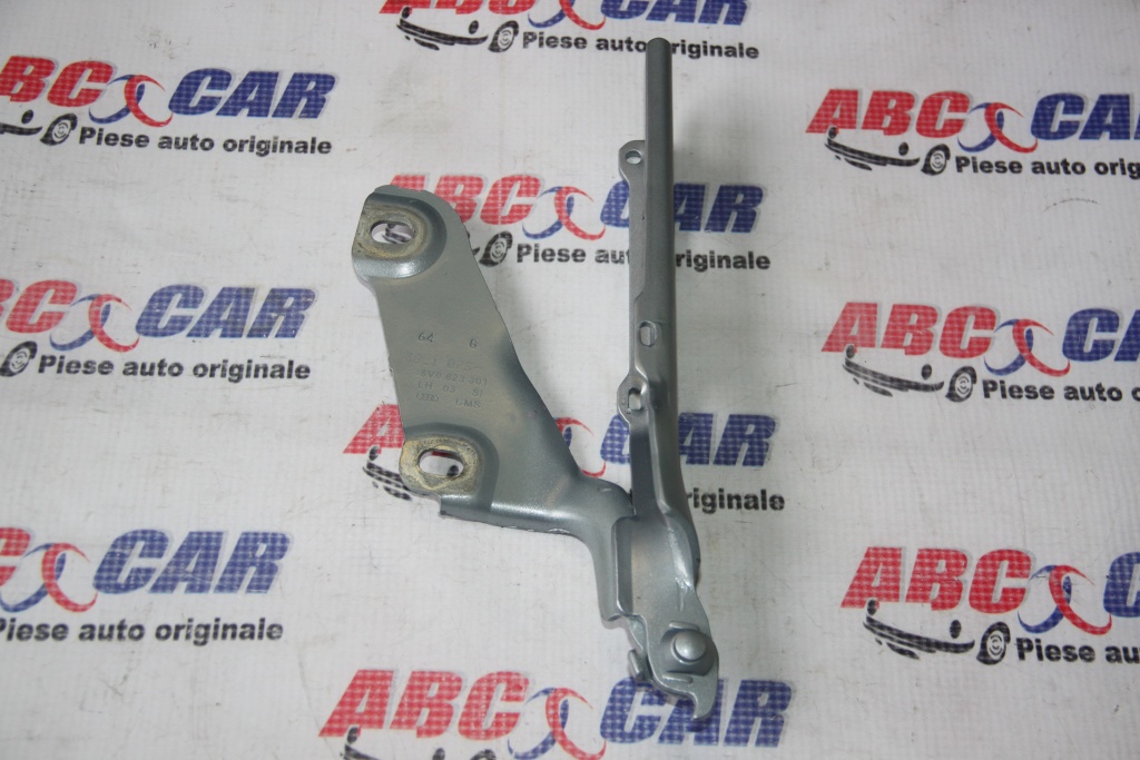 Balama stanga capota Audi A3 8V cod: 8V0823301 model 2017
