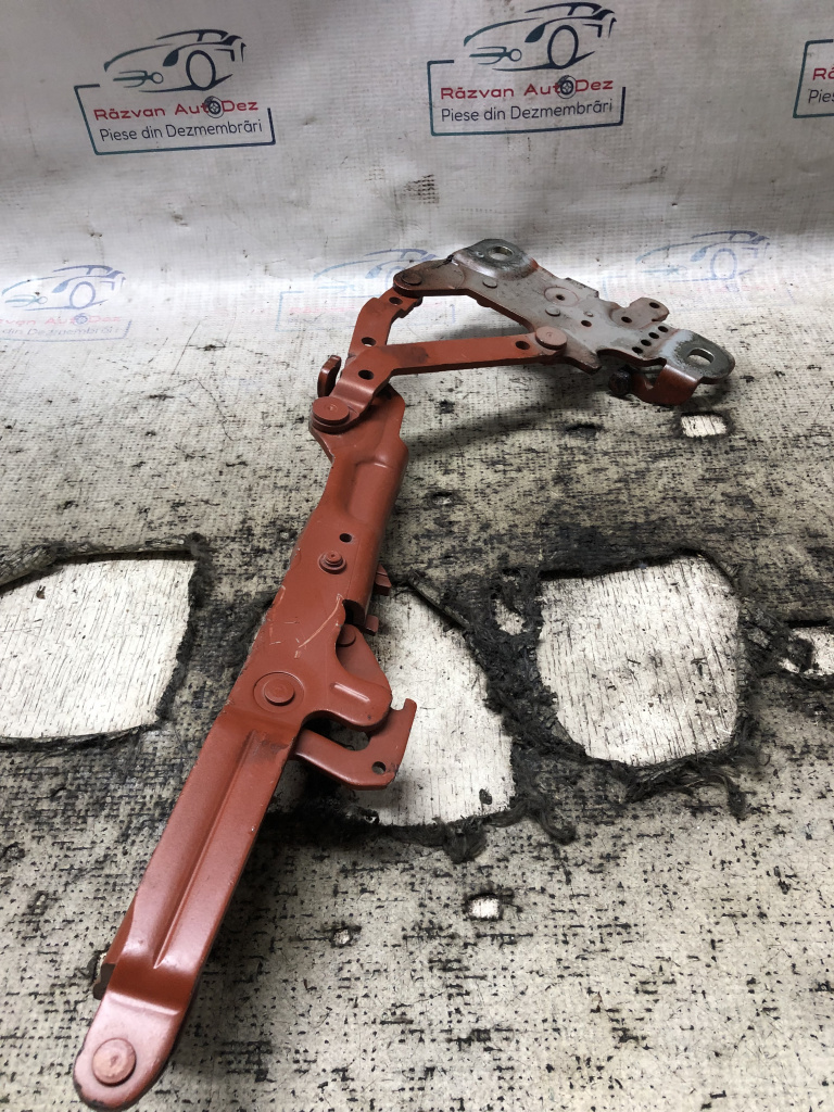 Balama stanga capota fata BMW Seria 1 F20 2014