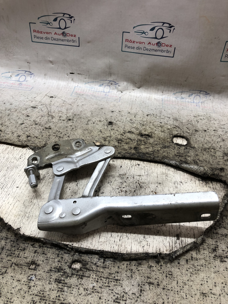 Balama stanga capota fata Volkswagen Golf 7 2014, 3C0823301D
